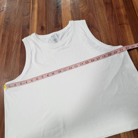 Athleta Crop Crew Neck Tank Size XL - Picture 4 of 6